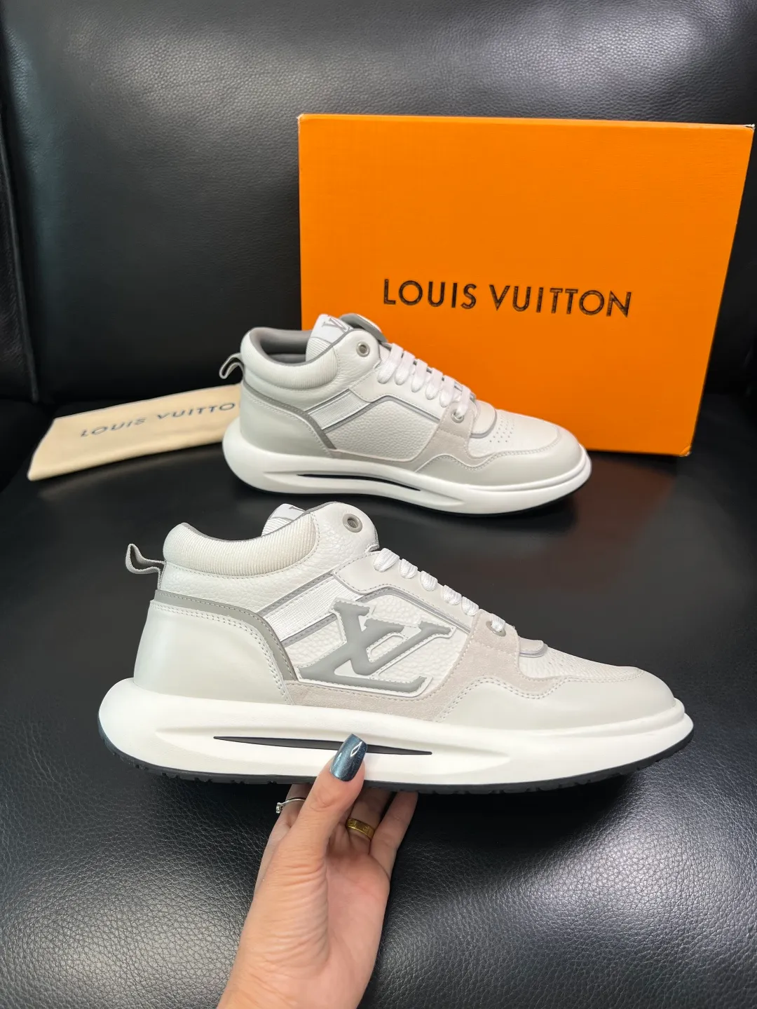 Men's shoes 💰820 Lv high quality top crafts Louis Vuitton, sports sneakers counter synchronization, uppers imported from Italy, high quality splicing colorful complex crafts, imported mesh pads soft and comfortable, soles: original soles specially provided by the original factory, T men's shoes 💰U exclusive movable molded soles super comfortable, original factory single goods, code number 39-44 (customized 38 45)